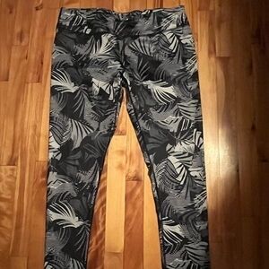 Gerry Fitness Pants XL Black and Grey Tropical Leaf Pattern NWOT
